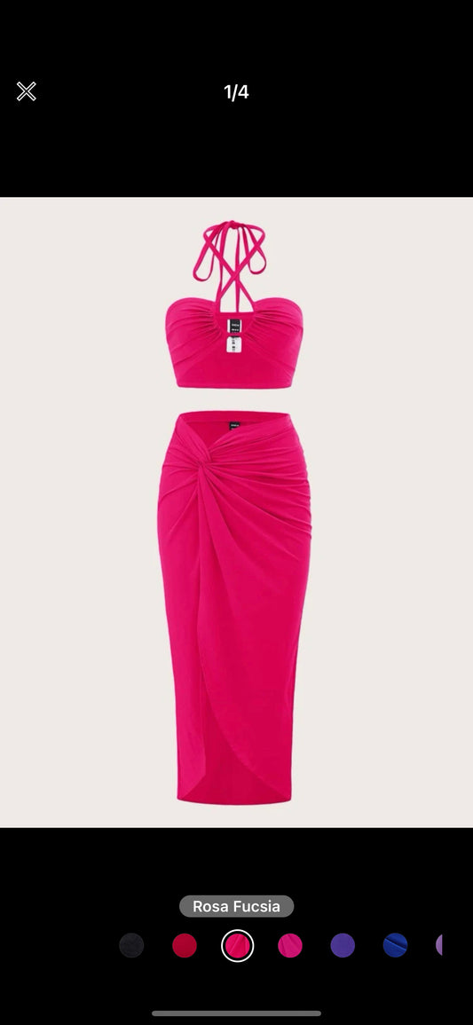 Salla de mujer y blusa con escote